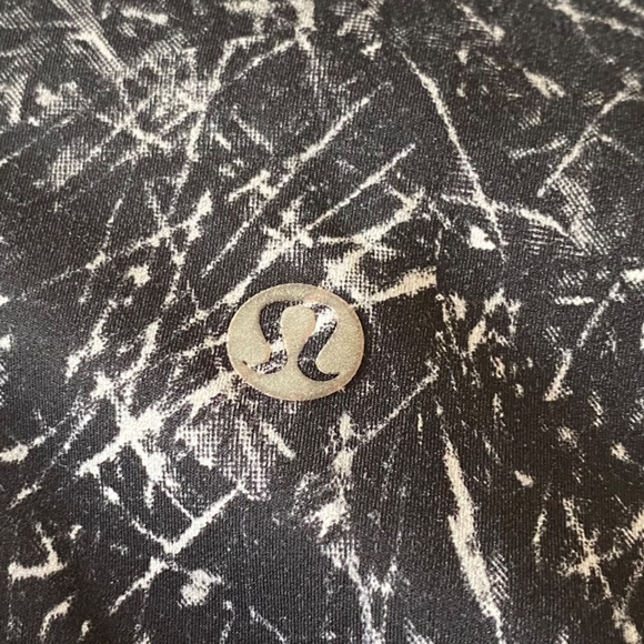 lululemon leggings. - Picture 2 of 3